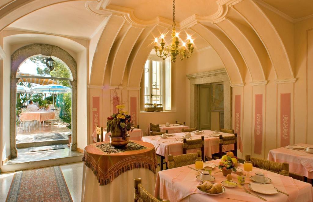 Double Room with Lake View,81235158:JPEG